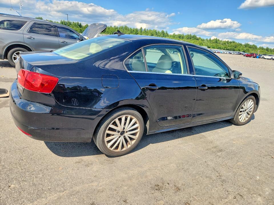 62054296 :رقم المزاد ، 3VWLZ7AJXBM348873 vin ، 2011 Volkswagen Jetta مزاد بيع