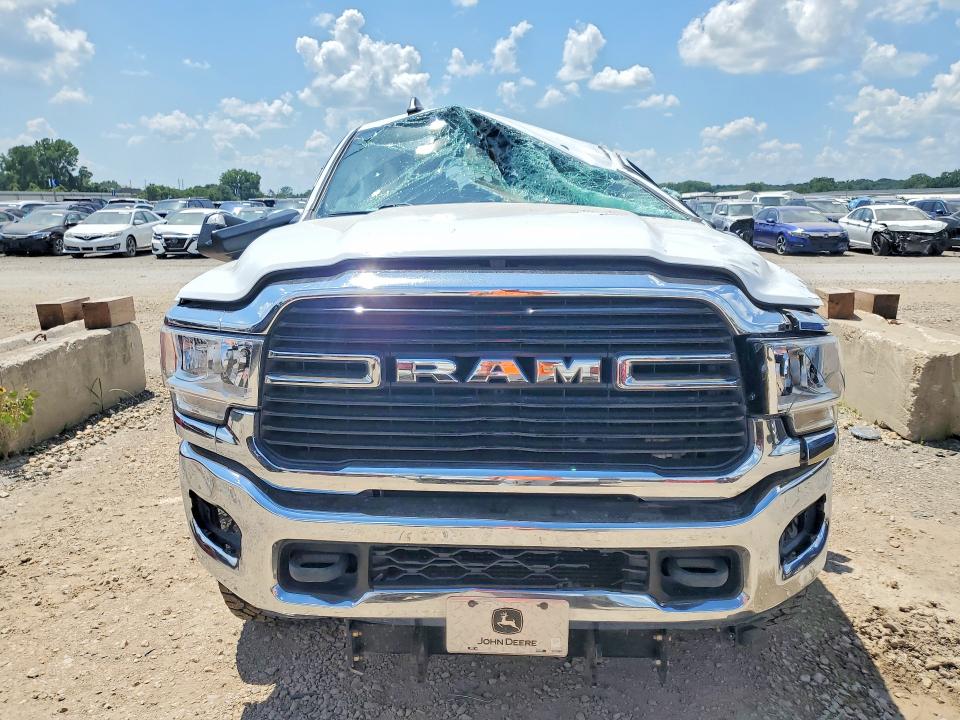 60019446 :رقم المزاد ، 3C6UR5DLXKG529924 vin ، 2019 Ram 2500 مزاد بيع