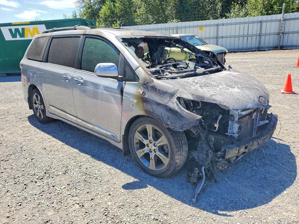 Продажа на аукционе авто 2015 Toyota Sienna, vin: 5TDXK3DC8FS638159, номер лота: 62843076