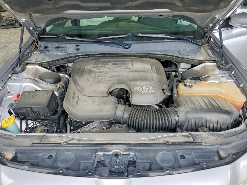 62247426 :رقم المزاد ، 2C3CCAAG8FH735887 vin ، 2015 Chrysler 300 مزاد بيع