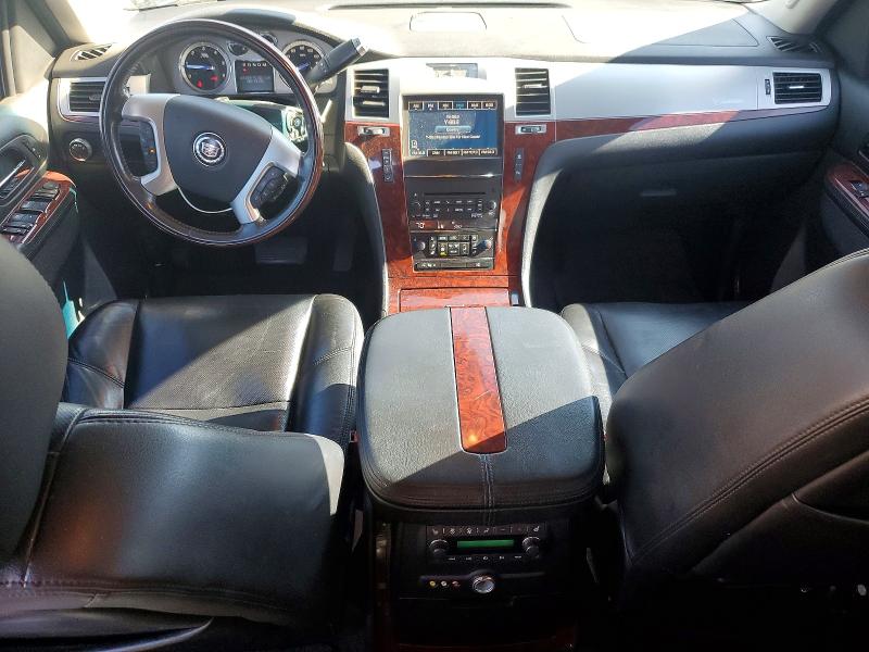 2011 Cadillac Escalade მანქანა იყიდება აუქციონზე, vin: 1GYS4JEF7BR306573, აუქციონის ნომერი: 61060096