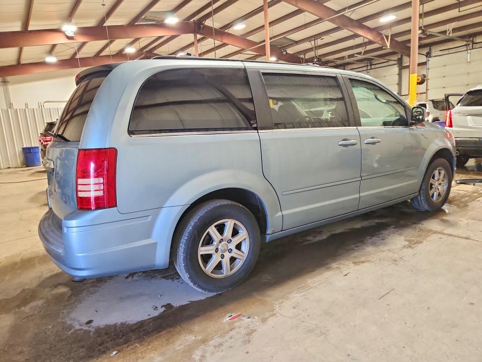 2008 Chrysler Town & Country მანქანა იყიდება აუქციონზე, vin: 2A8HR54P78R617337, აუქციონის ნომერი: 61915386