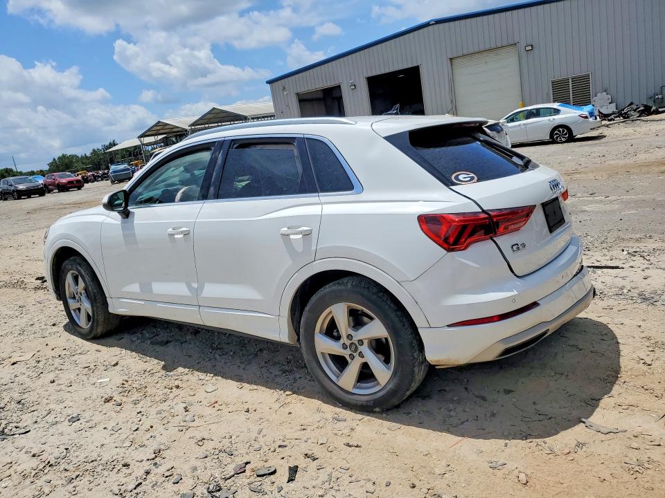 62283676 :رقم المزاد ، WA1AUCF39M1102130 vin ، 2021 Audi Q3 مزاد بيع