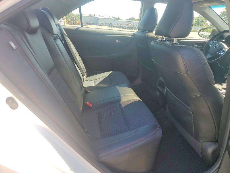 61945746 :رقم المزاد ، 4T1BF1FK7FU100096 vin ، 2015 Toyota Camry مزاد بيع