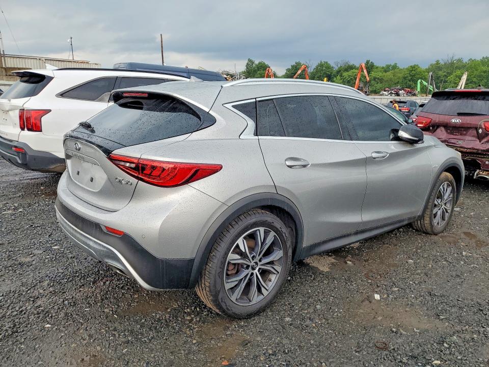 62883676 :رقم المزاد ، SJKCH5CR2HA016197 vin ، 2017 Infiniti Qx30 مزاد بيع