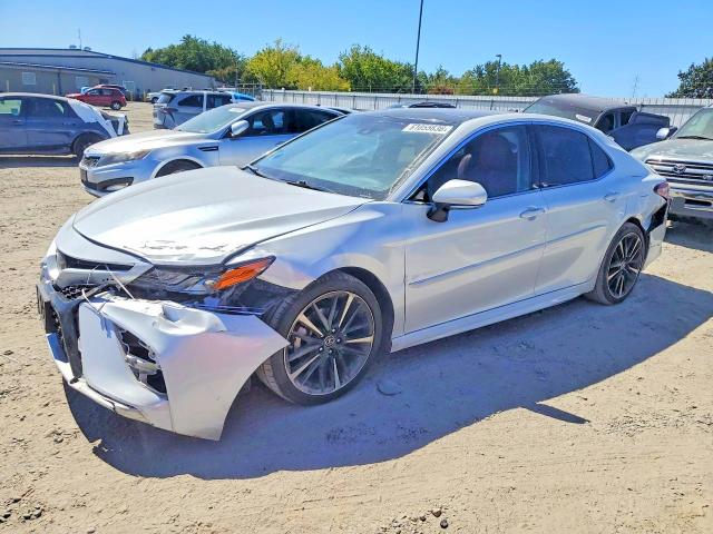 2018 Toyota Camry მანქანა იყიდება აუქციონზე, vin: 4T1B61HK0JU051331, აუქციონის ნომერი: 61055636