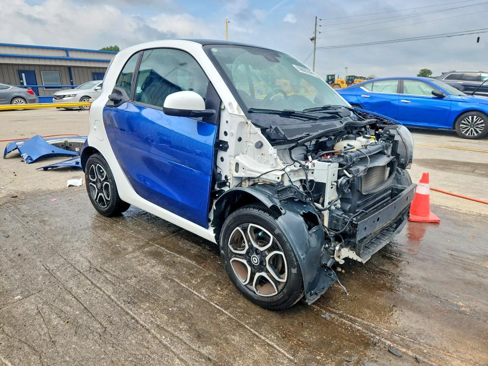 Продажа на аукционе авто 2016 Smart Fortwo, vin: WMEFJ5DA5GK070052, номер лота: 59885266