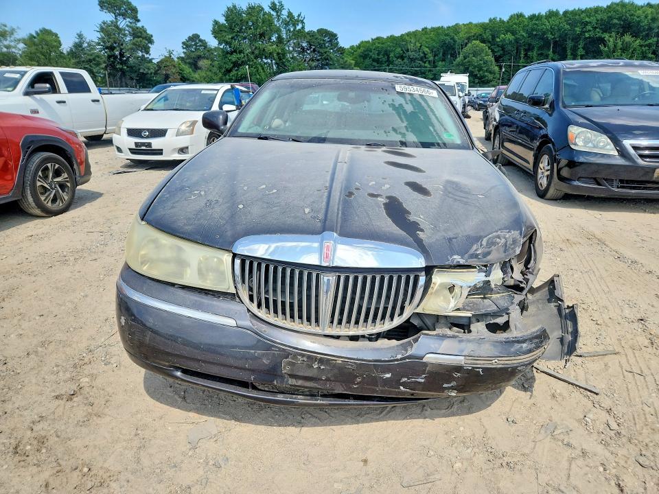 59534566 :رقم المزاد ، 1LNHM82WX1Y722520 vin ، 2001 Lincoln Town Car مزاد بيع