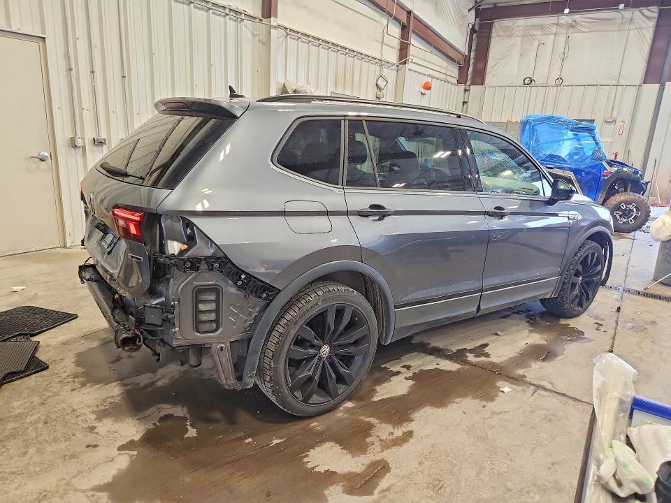 63300406 :رقم المزاد ، 3VV2B7AX7MM112693 vin ، 2021 Volkswagen Tiguan مزاد بيع