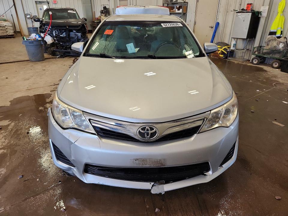 2014 Toyota Camry მანქანა იყიდება აუქციონზე, vin: 4T4BF1FKXER380147, აუქციონის ნომერი: 62720636