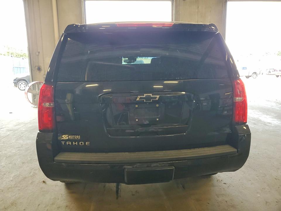 62944136 :رقم المزاد ، 1GNSKBKCXFR293701 vin ، 2015 Chevrolet Tahoe مزاد بيع