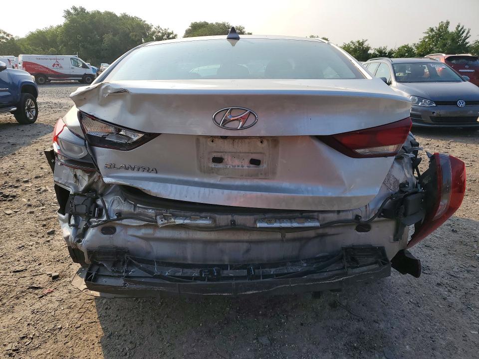 62642676 :رقم المزاد ، 5NPD84LF2JH231763 vin ، 2018 Hyundai Elantra مزاد بيع
