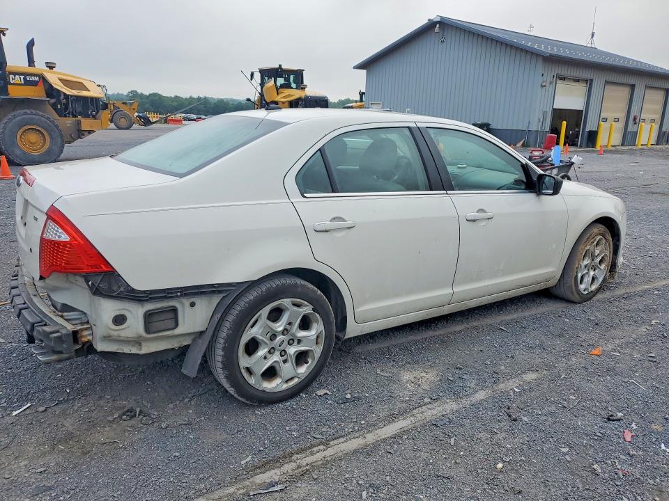 60426826 :رقم المزاد ، 3FAHP0HA7AR156782 vin ، 2010 Ford Fusion مزاد بيع