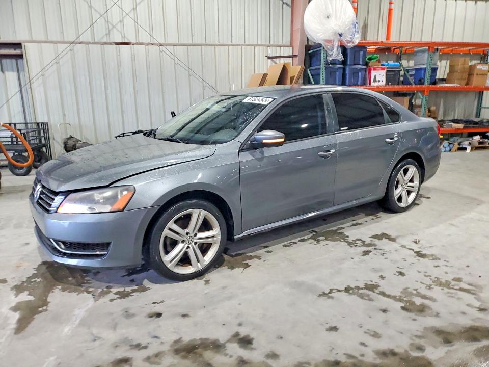 2013 Volkswagen Passat მანქანა იყიდება აუქციონზე, vin: 1VWAP7A34DC047339, აუქციონის ნომერი: 61560546