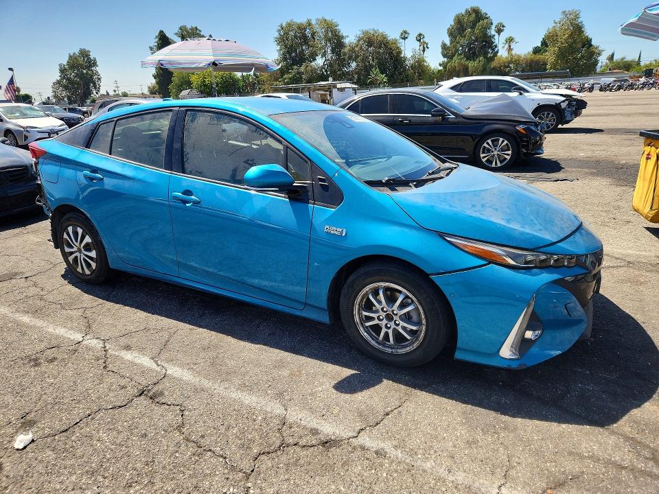 Продажа на аукционе авто 2018 Toyota Prius Prime, vin: JTDKARFP2J3068315, номер лота: 61276736