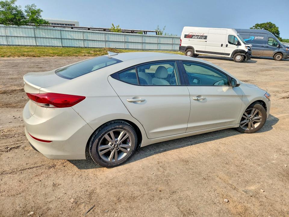 Продажа на аукционе авто 2017 Hyundai Elantra, vin: 5NPD84LF9HH165481, номер лота: 62863966