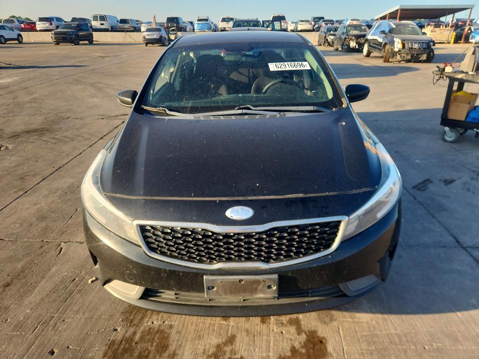 2017 Kia Forte მანქანა იყიდება აუქციონზე, vin: 3KPFK4A7XHE083611, აუქციონის ნომერი: 62916696