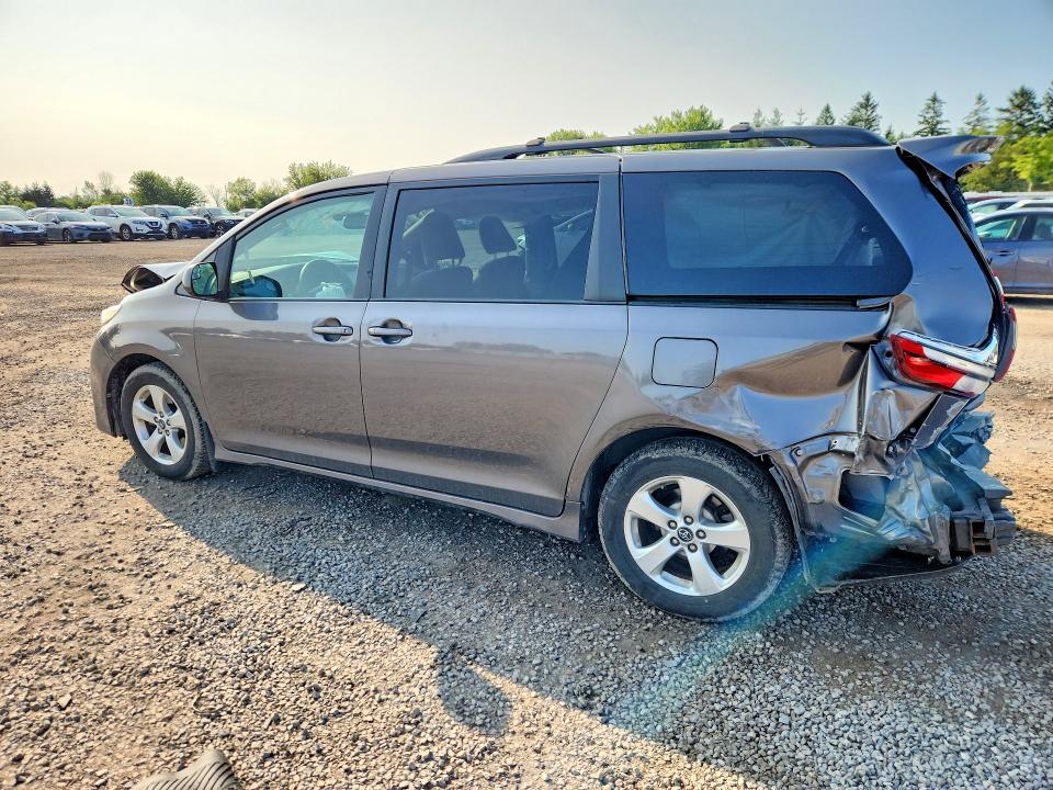 Aukcja sprzedaży 2018 Toyota Sienna, vin: 5TDKZ3DC5JS926381, numer aukcji: 61812636