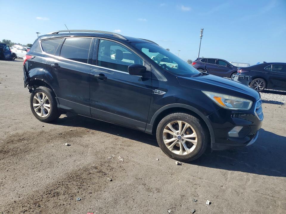 2018 Ford Escape მანქანა იყიდება აუქციონზე, vin: 1FMCU9GD1JUA73964, აუქციონის ნომერი: 62080096
