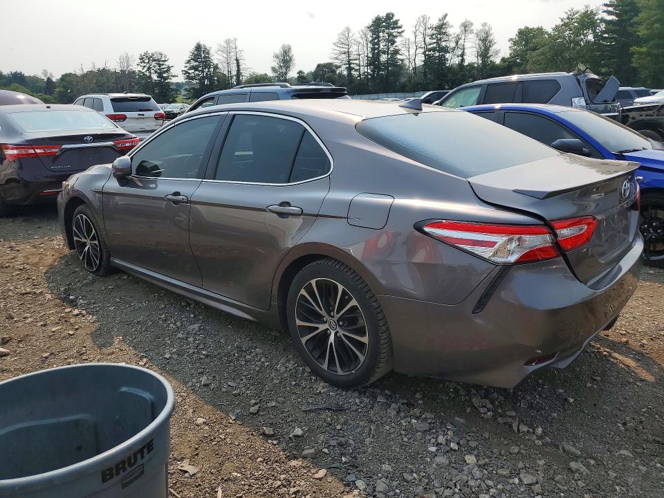 59879956 :رقم المزاد ، 4T1G11AK2LU873940 vin ، 2020 Toyota Camry مزاد بيع