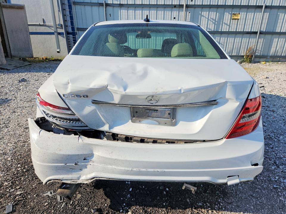 2013 Mercedes-benz C250 მანქანა იყიდება აუქციონზე, vin: WDDGF4HB9DA773050, აუქციონის ნომერი: 85629905