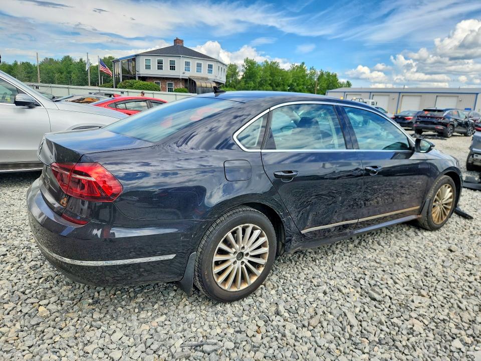 Продаж на аукціоні авто 2017 Volkswagen Passat, vin: 1VWBT7A3XHC011984, номер лоту: 60325166
