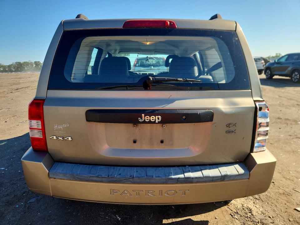 63073096 :رقم المزاد ، 1J8FF28W48D511429 vin ، 2008 Jeep Patriot مزاد بيع