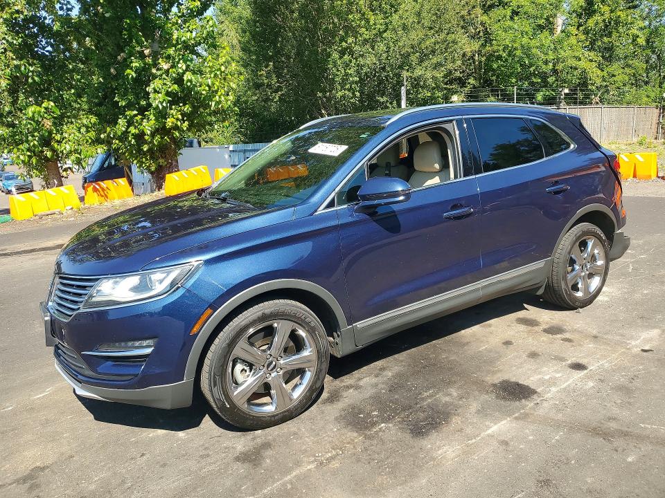61150726 :رقم المزاد ، 5LMCJ2D90HUL57982 vin ، 2017 Lincoln Mkc مزاد بيع