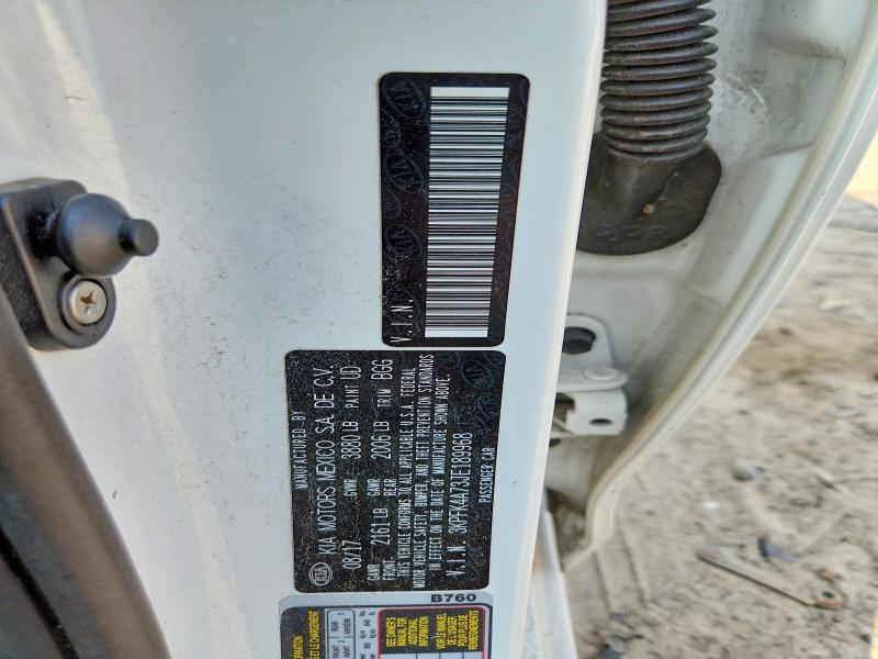 60794656 :رقم المزاد ، 3KPFK4A73JE189968 vin ، 2018 Kia Forte مزاد بيع