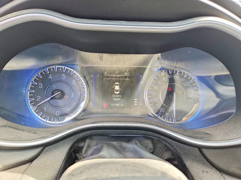 59832076 :رقم المزاد ، 1C3CCCAB4FN558875 vin ، 2015 Chrysler 200 مزاد بيع