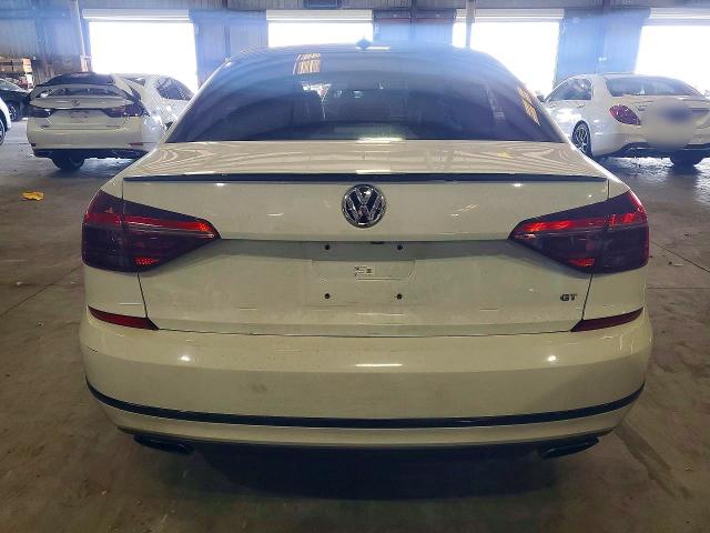 60291346 :رقم المزاد ، 1VWJM7A33JC036840 vin ، 2018 Volkswagen Passat مزاد بيع