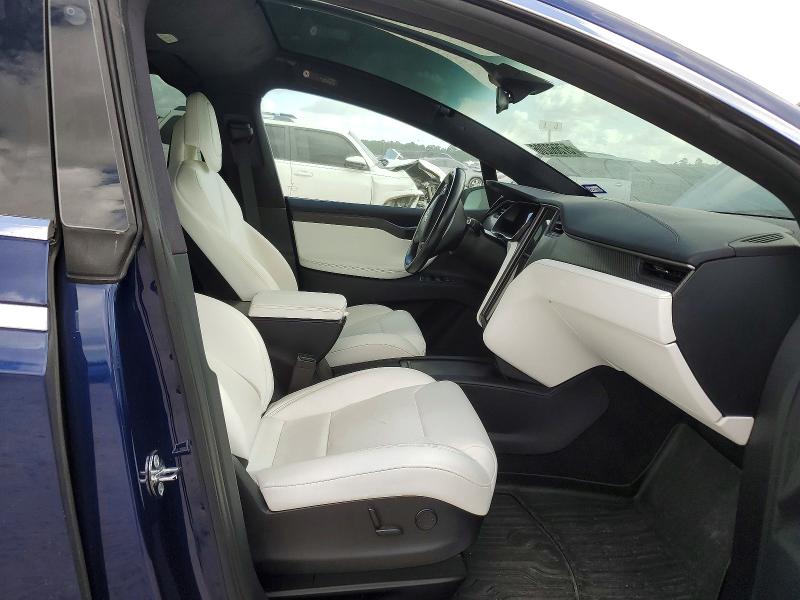 Продажа на аукционе авто 2018 Tesla Model X, vin: 5YJXCAE25JF125990, номер лота: 57560206