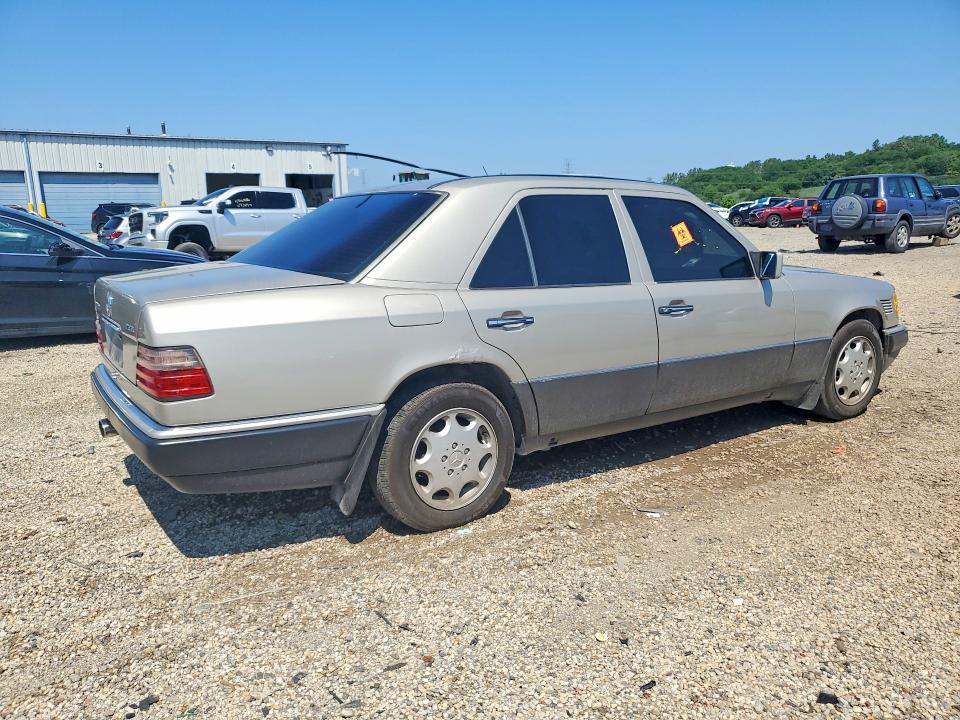 1995 Mercedes-benz E მანქანა იყიდება აუქციონზე, vin: WDBEB31E5SC115706, აუქციონის ნომერი: 59676386