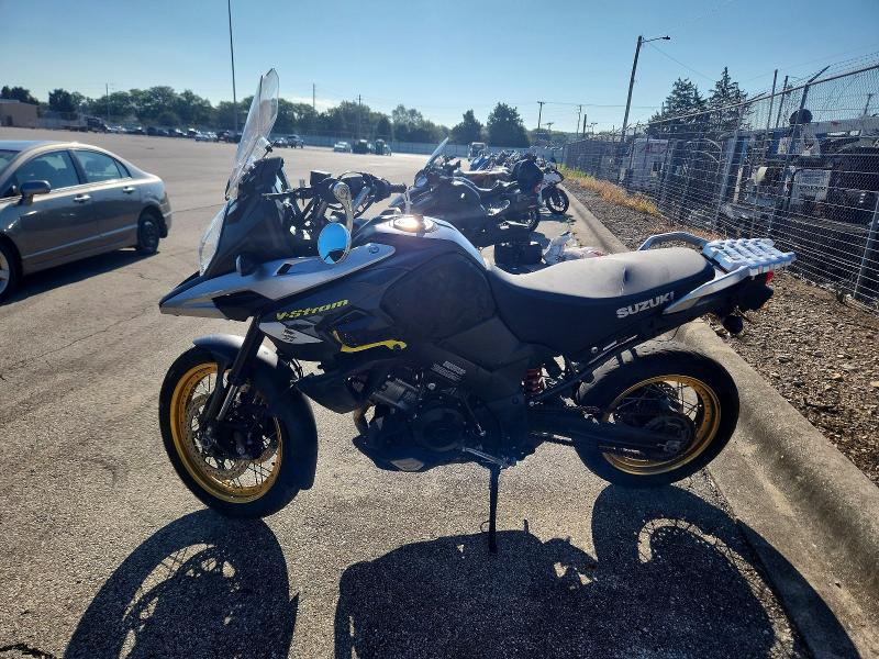 62691066 :رقم المزاد ، JS1VU51A1J2100803 vin ، 2018 Suzuki Dl1000 مزاد بيع