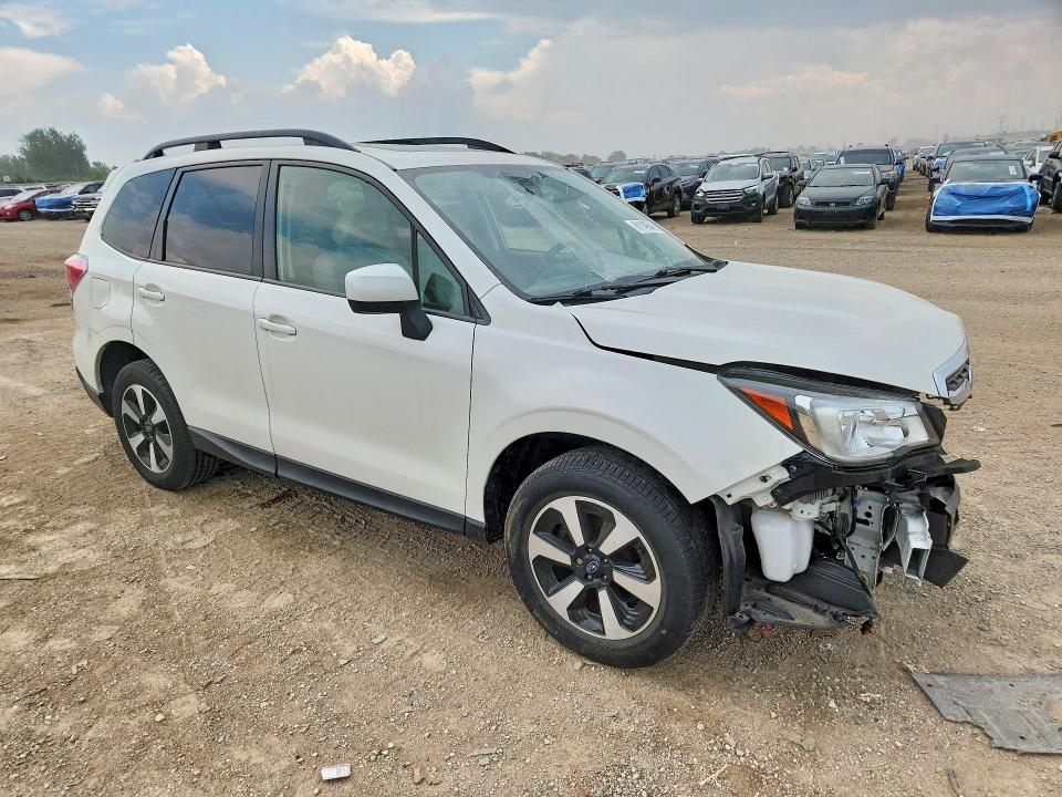 61149646 :رقم المزاد ، JF2SJAGC6JH477256 vin ، 2018 Subaru Forester مزاد بيع