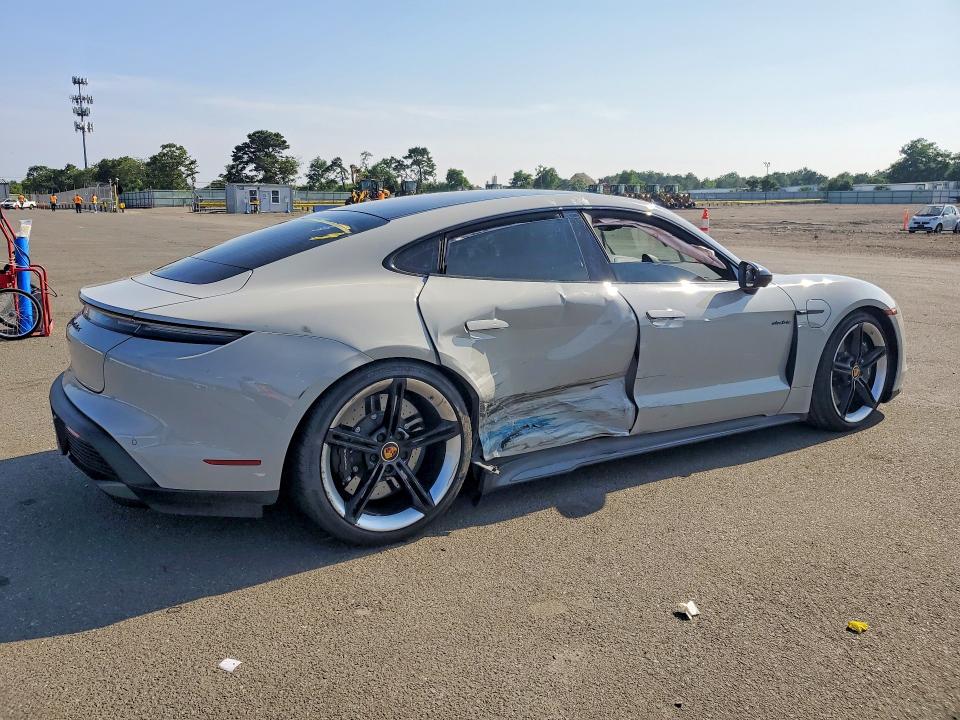 60963066 :رقم المزاد ، WP0AC2Y14MSA63409 vin ، 2021 Porsche Taycan مزاد بيع