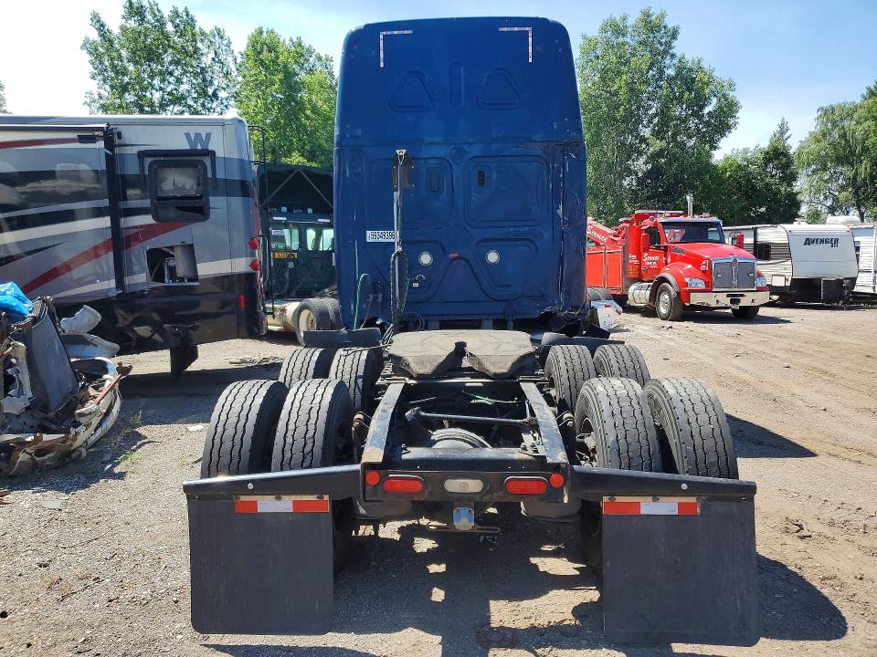 2018 Freightliner Cascadia 126 მანქანა იყიდება აუქციონზე, vin: 3AKJHHDRXJSJY3618, აუქციონის ნომერი: 59349396