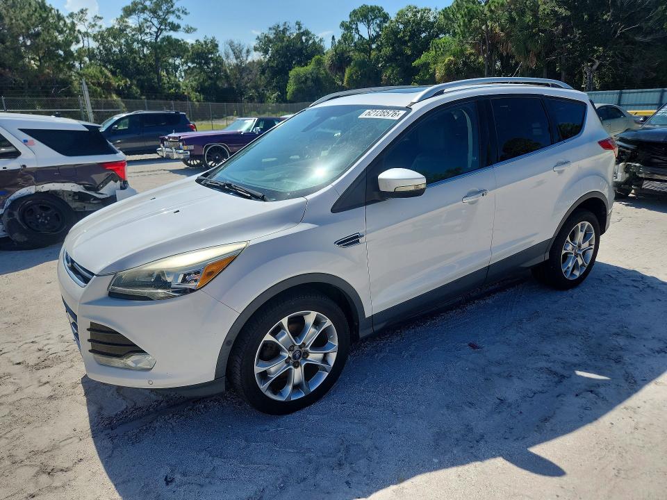 2015 Ford Escape მანქანა იყიდება აუქციონზე, vin: 1FMCU0JX7FUA66894, აუქციონის ნომერი: 62128576
