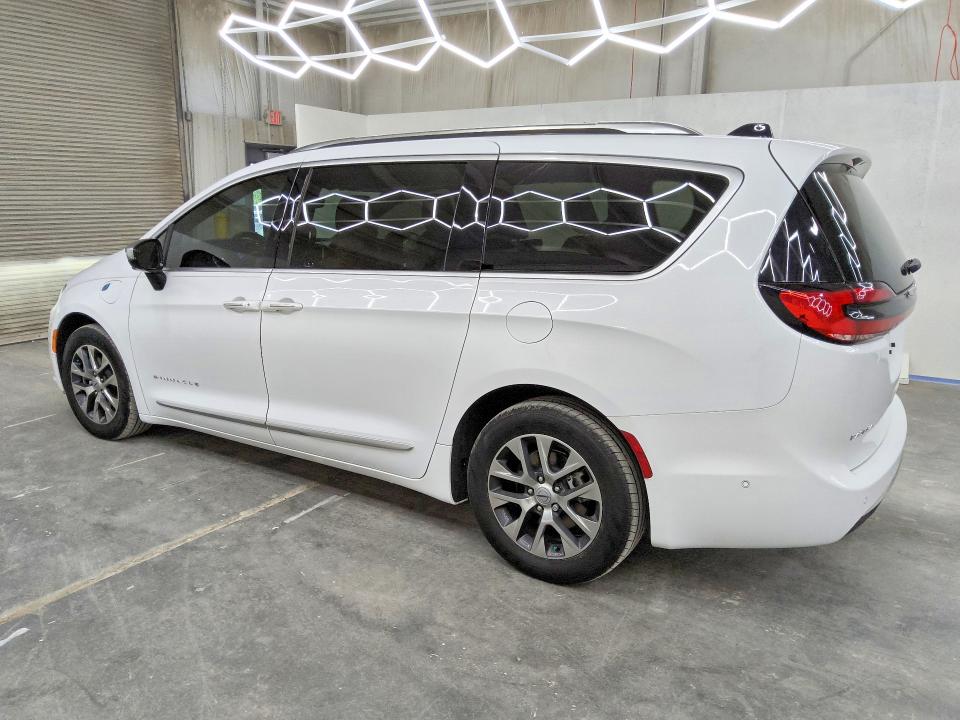 2023 Chrysler Pacifica მანქანა იყიდება აუქციონზე, vin: 2C4RC1N73PR542493, აუქციონის ნომერი: 61810756