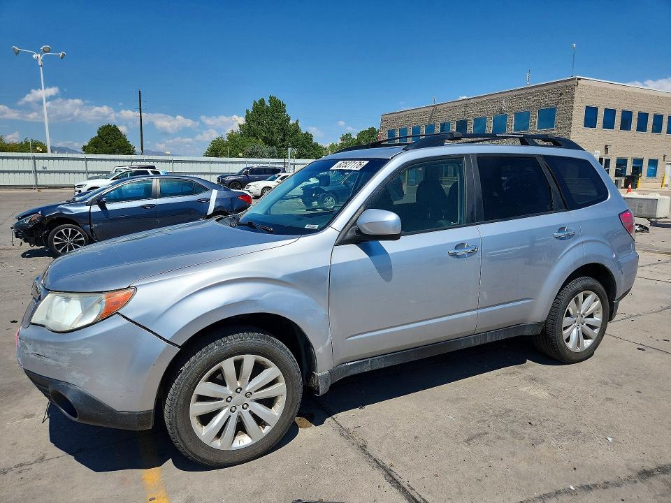 Продажа на аукционе авто 2013 Subaru Forester, vin: JF2SHADC3DH439942, номер лота: 62527176