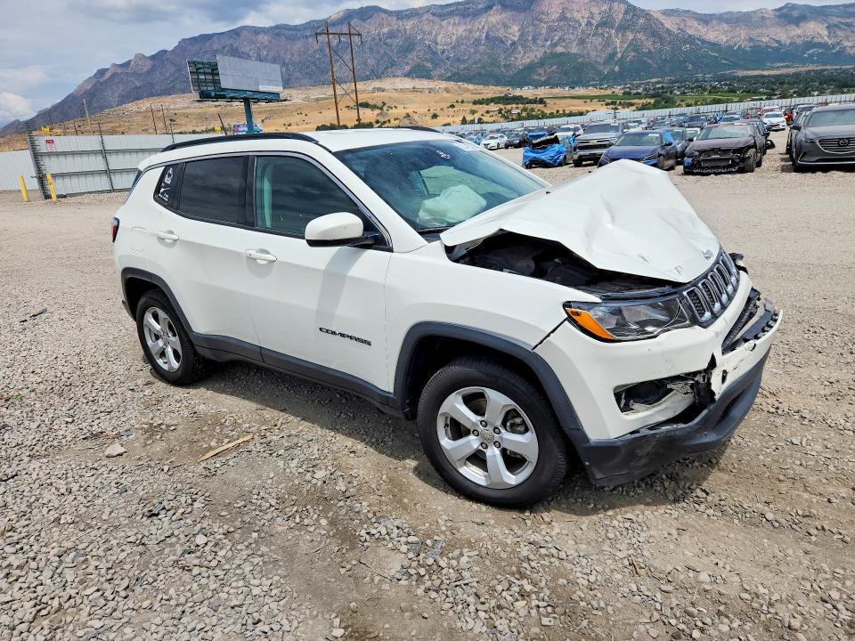 62442516 :رقم المزاد ، 3C4NJDBBXJT342424 vin ، 2018 Jeep Compass مزاد بيع