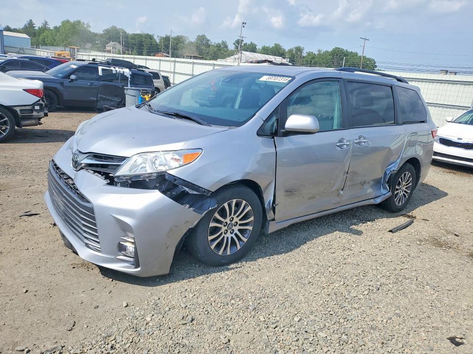 Auction sale of the 2018 Toyota Sienna, vin: 5TDYZ3DC2JS910813, lot number: 59707316