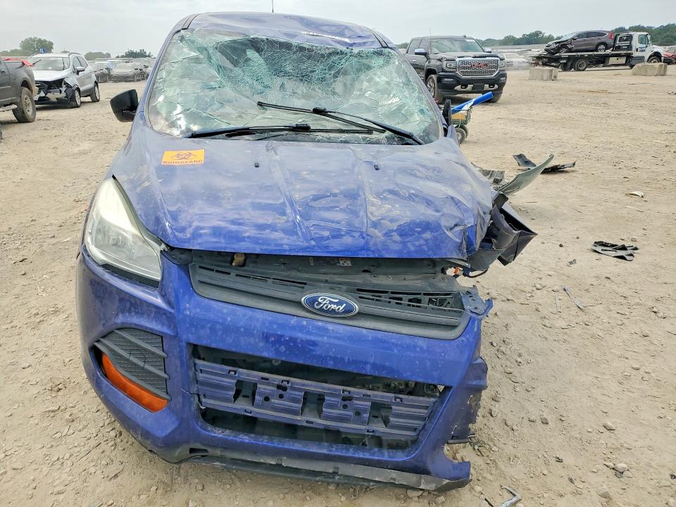 61996476 :رقم المزاد ، 1FMCU0F73FUB12570 vin ، 2015 Ford Escape مزاد بيع