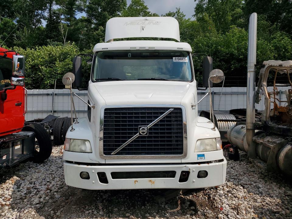 2014 Volvo Vn მანქანა იყიდება აუქციონზე, vin: 4V4M19EG9EN170154, აუქციონის ნომერი: 61046836