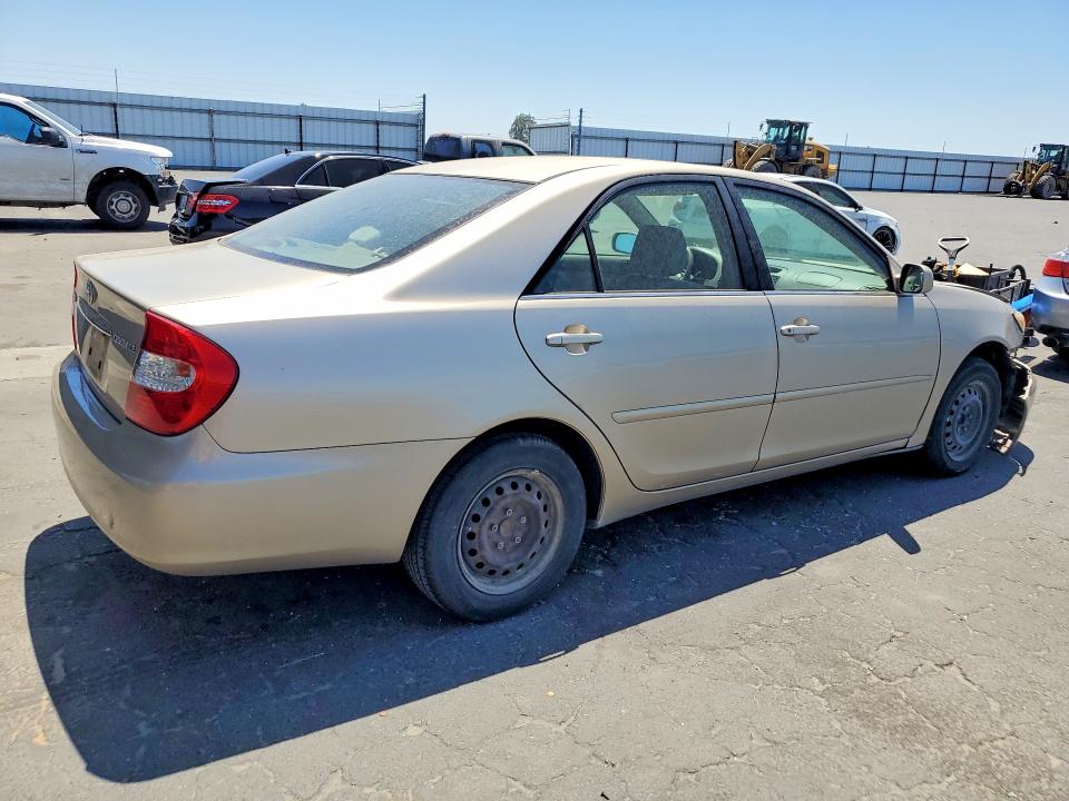 60230896 :رقم المزاد ، 4T1BE32K04U834242 vin ، 2004 Toyota Camry مزاد بيع