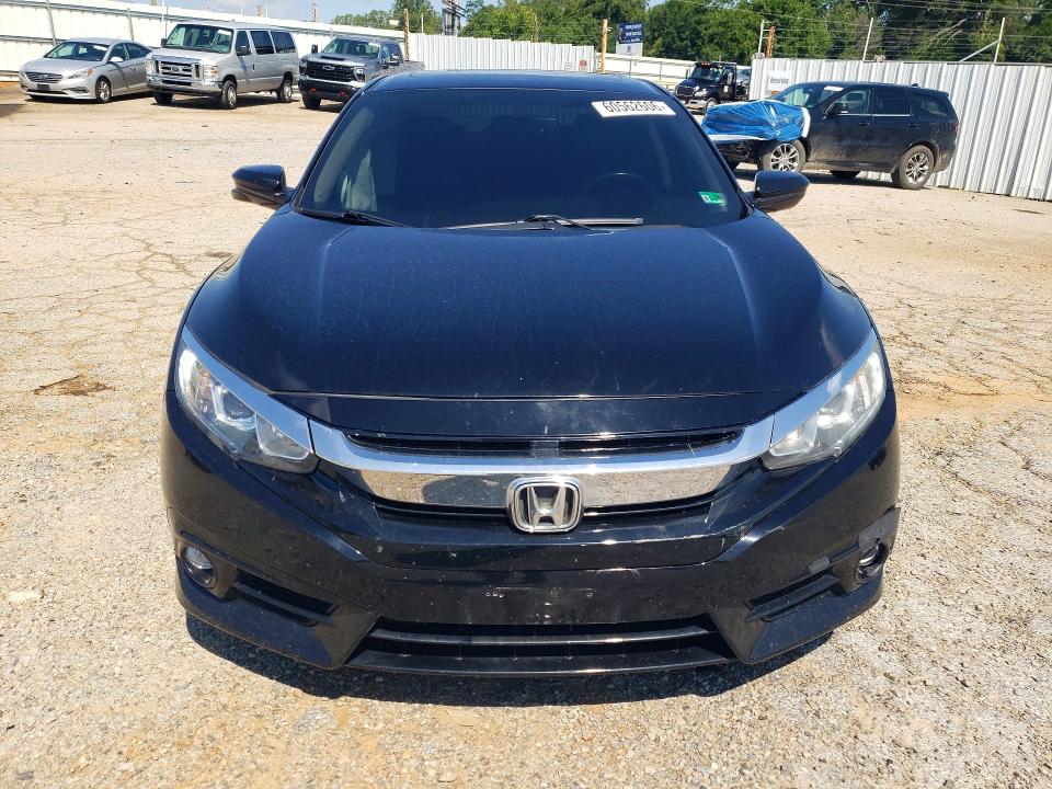 60562606 :رقم المزاد ، 19XFC1F78HE210120 vin ، 2017 Honda Civic مزاد بيع