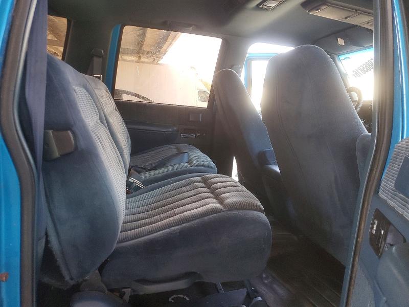 1992 Chevrolet Suburban მანქანა იყიდება აუქციონზე, vin: 1GNFK16K5NJ322905, აუქციონის ნომერი: 59865816