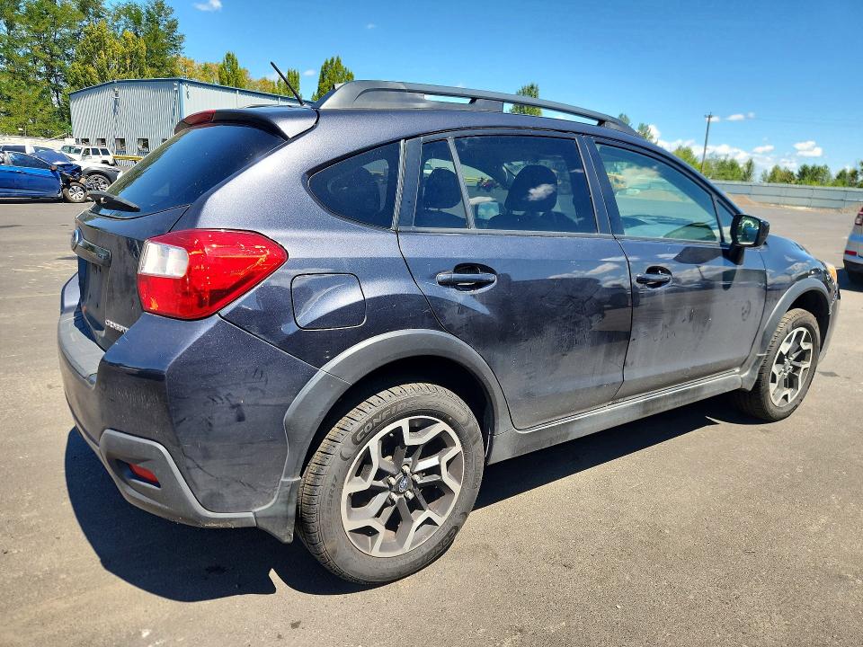 63197746 :رقم المزاد ، JF2GPABC5HG239636 vin ، 2017 Subaru Crosstrek مزاد بيع