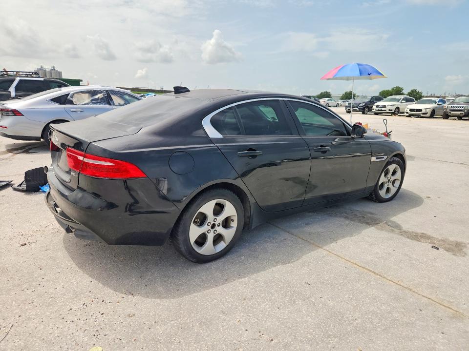 61342106 :رقم المزاد ، SAJAR4FX1JCP39188 vin ، 2018 Jaguar Xe مزاد بيع