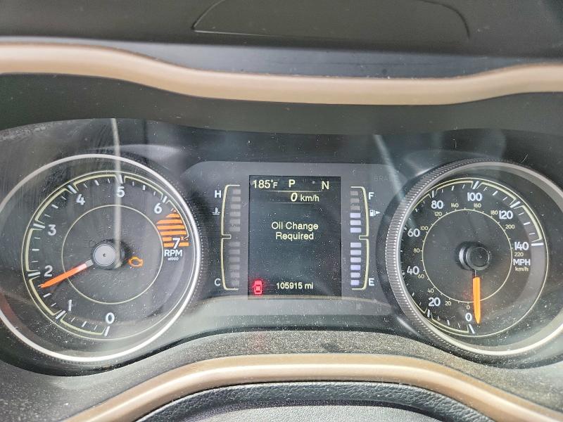 63562796 :رقم المزاد ، 1C4PJLCB3JD596841 vin ، 2018 Jeep Cherokee مزاد بيع